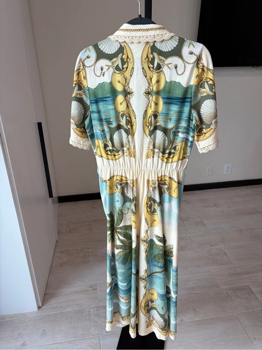 Farm Rio: Off-White Royal Sea Collared Midi
Dress - Picture 10 of 13